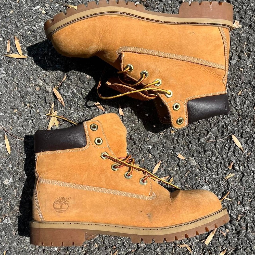 Timberland classic Boots size 7w